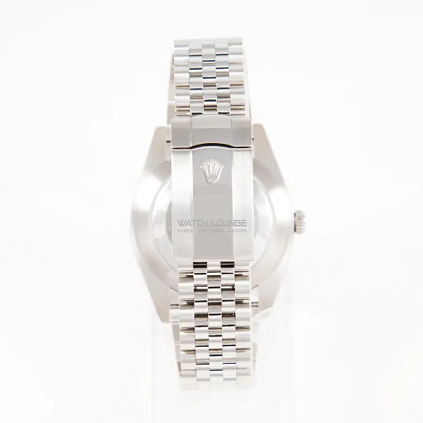 18511_watchlounge_lo.jpg