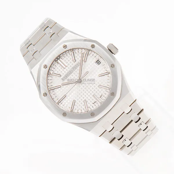 18526_watchlounge_lo.jpg