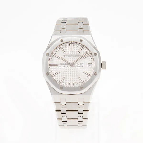 18527_watchlounge_lo.jpg