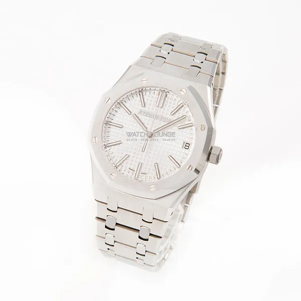18529_watchlounge_lo.jpg