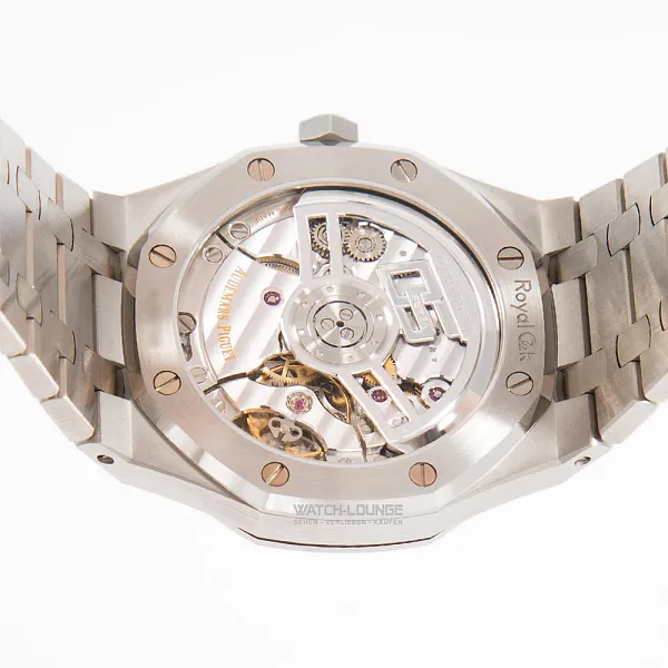 18532_watchlounge_lo.jpg