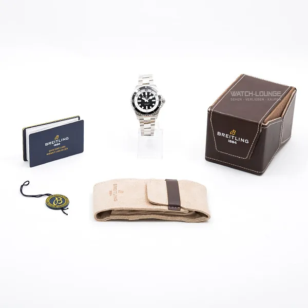 18561_watchlounge_lo.jpg