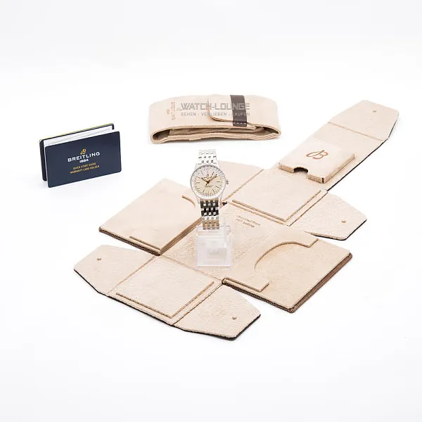 18590_watchlounge_lo.jpg