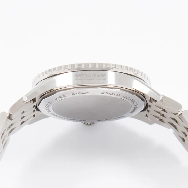 18597_watchlounge_lo.jpg