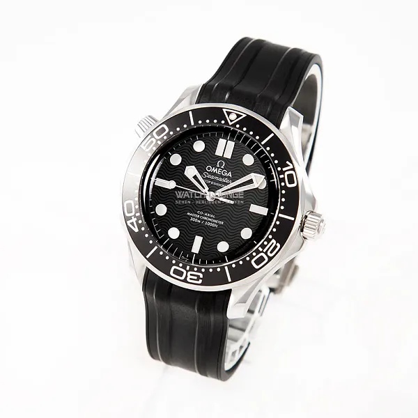18686_watchlounge_lo.jpg