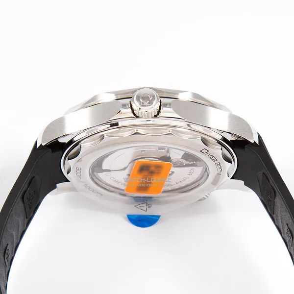 18687_watchlounge_lo.jpg