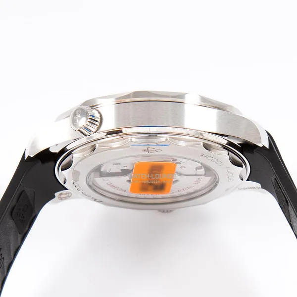 18688_watchlounge_lo.jpg