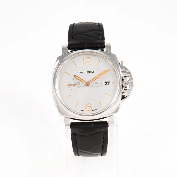 18698_watchlounge_lo.jpg