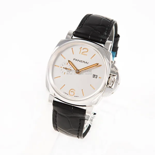 18700_watchlounge_lo.jpg