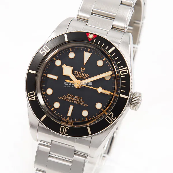 18718_watchlounge_lo_1.jpg