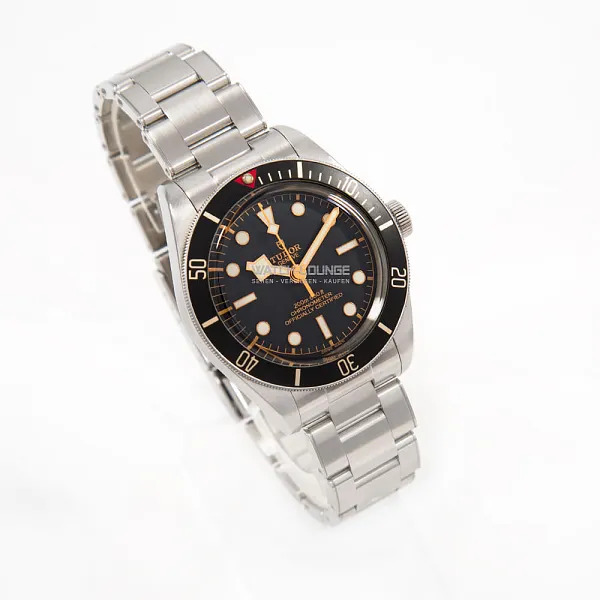 18721_watchlounge_lo.jpg