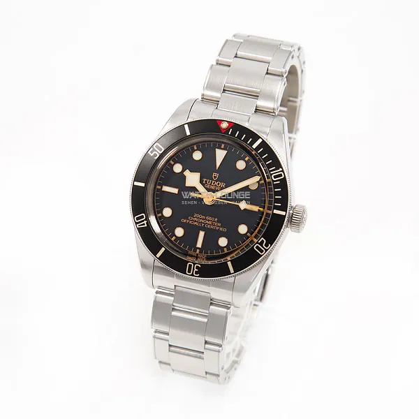 18722_watchlounge_lo.jpg