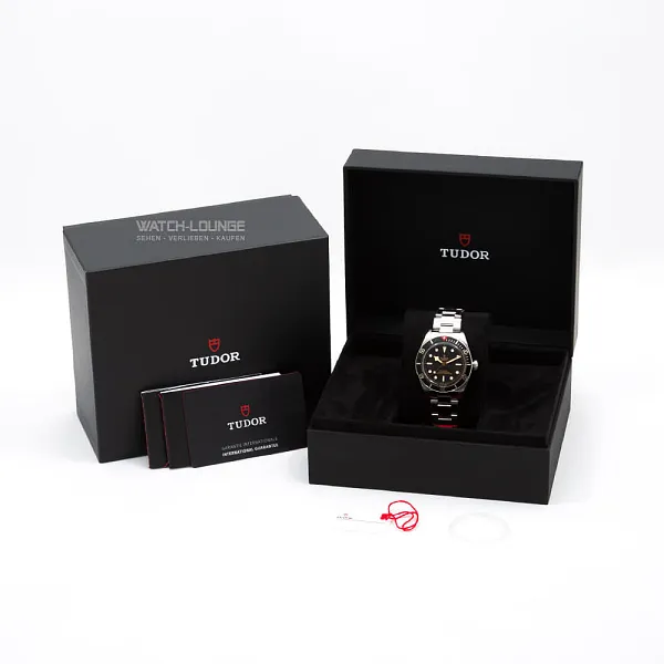 18727_watchlounge_lo.jpg