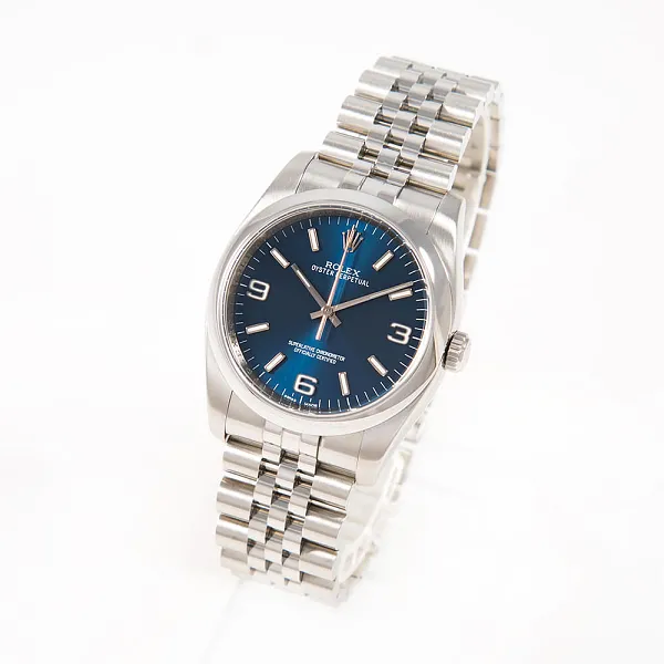 18746_watchlounge.jpg