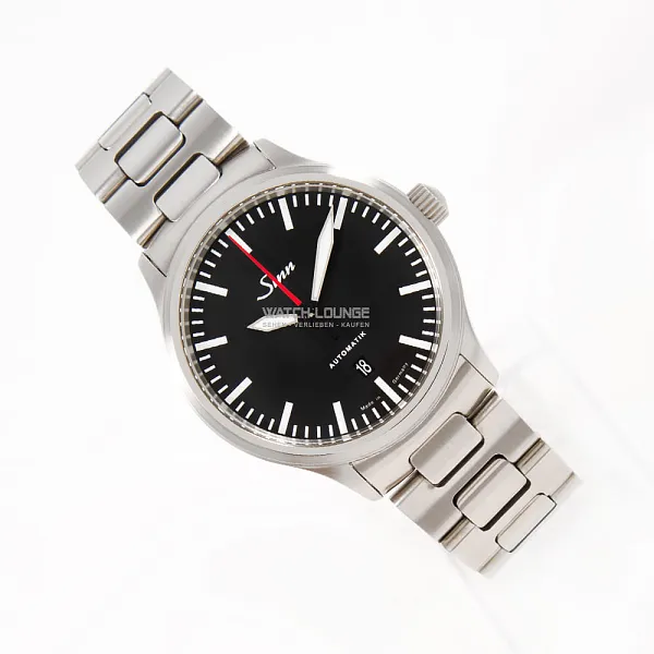 18810_watchlounge_lo.jpg