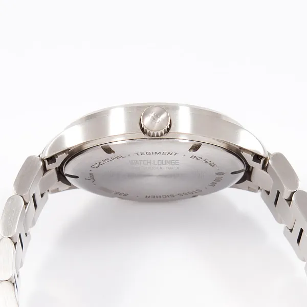 18814_watchlounge_lo.jpg
