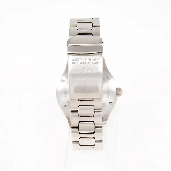 18818_watchlounge_lo.jpg