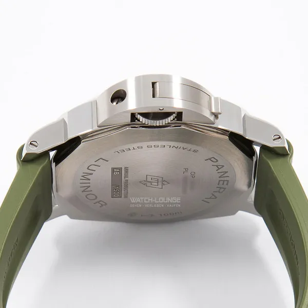 18825_watchlounge_lo.jpg