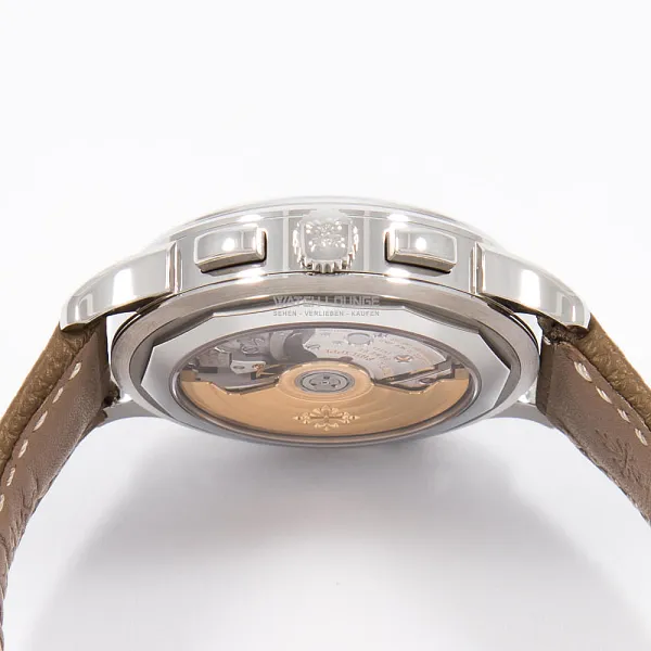 18928_watchlounge_lo.jpg