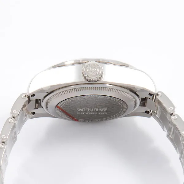 18952_watchlounge_lo.jpg