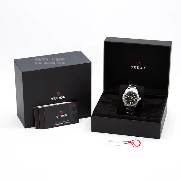 18959_watchlounge_lo.jpg