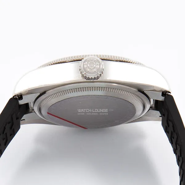 18966_watchlounge_lo.jpg