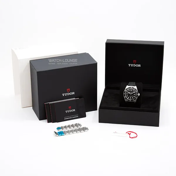 18971_watchlounge_lo.jpg