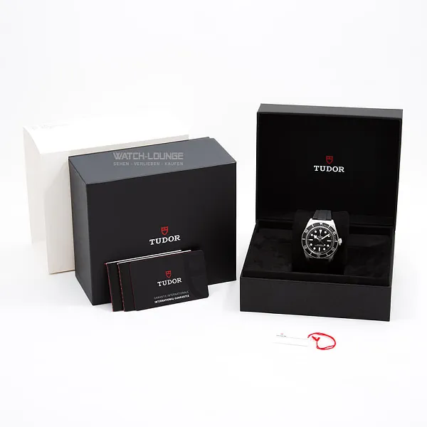 18972_watchlounge_lo.jpg