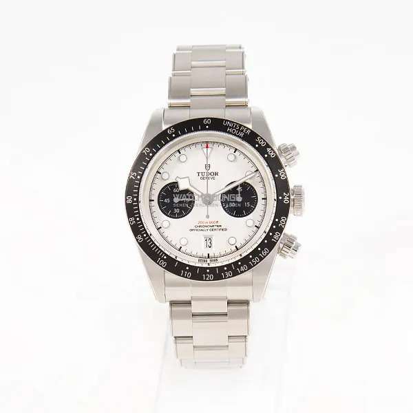 18979_watchlounge_lo.jpg