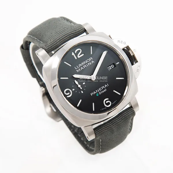 18994_watchlounge_lo.jpg