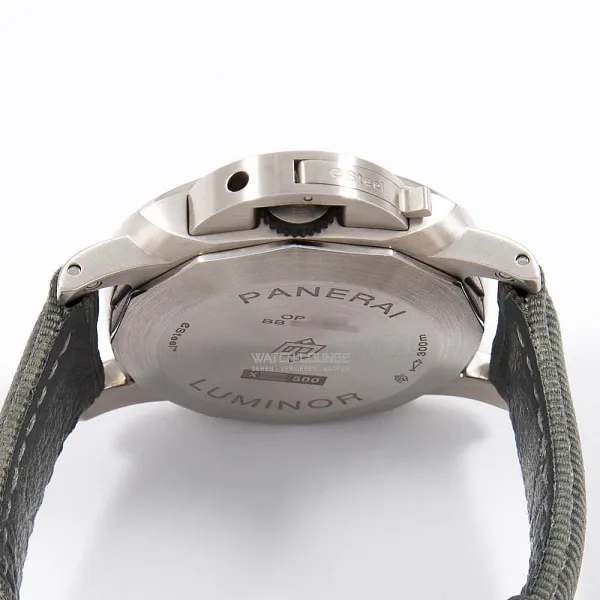 18996_watchlounge_lo.jpg