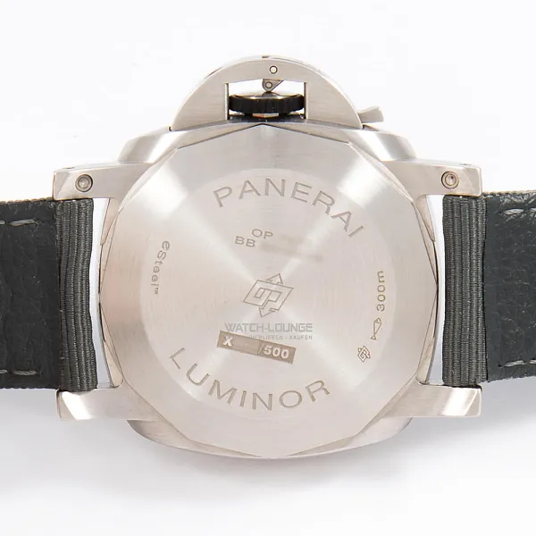 18998_watchlounge_lo.jpg