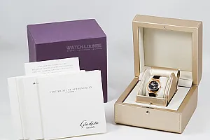 18_077_watchlounge_lo.jpg