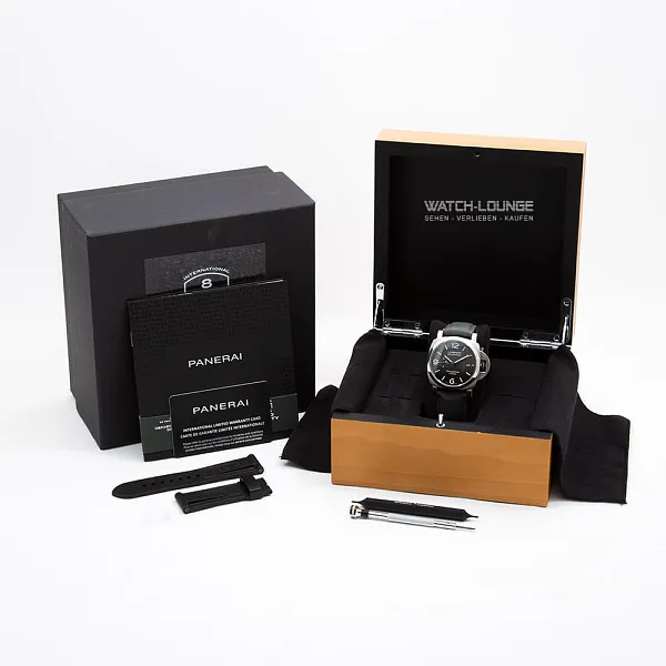 19001_watchlounge_lo.jpg