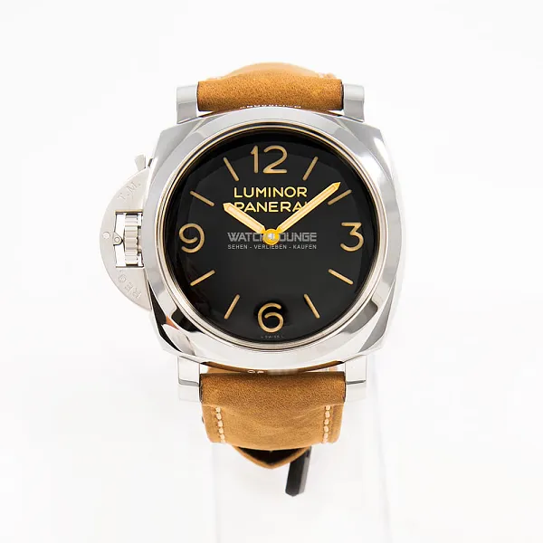 19004_watchlounge_lo.jpg