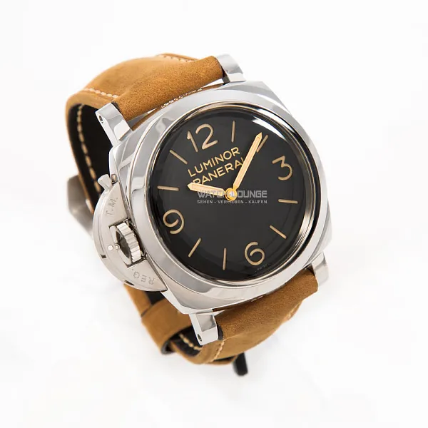 19005_watchlounge_lo.jpg