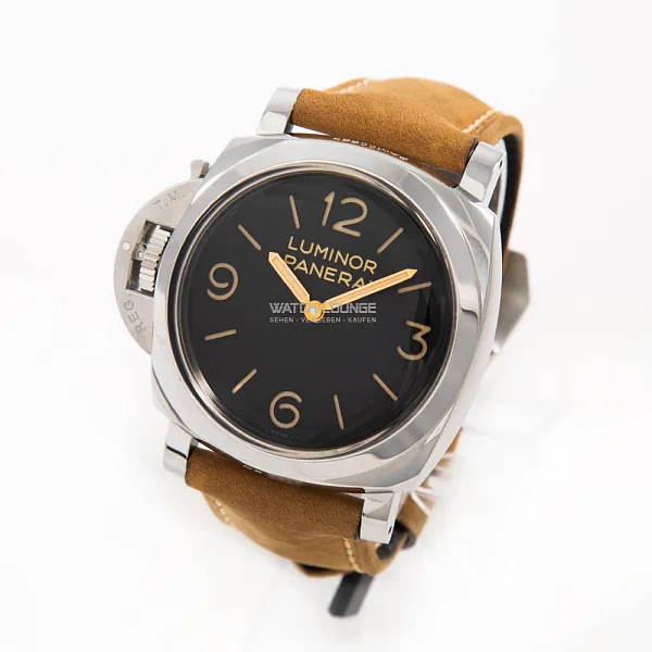 19006_watchlounge_lo.jpg