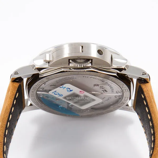 19007_watchlounge_lo.jpg