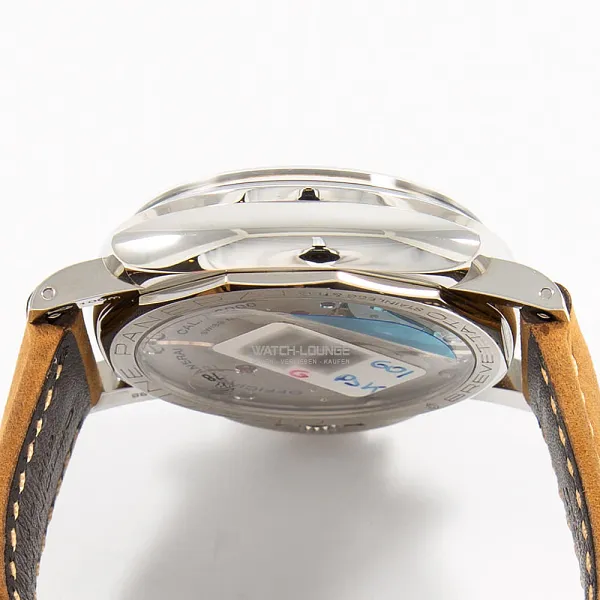 19008_watchlounge_lo.jpg