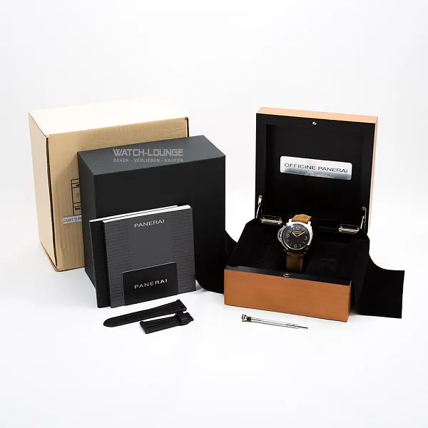 19012_watchlounge_lo.jpg