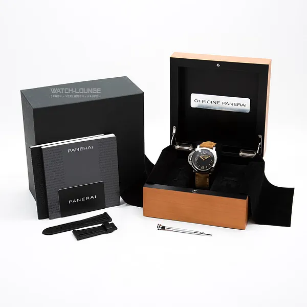 19013_watchlounge_lo.jpg