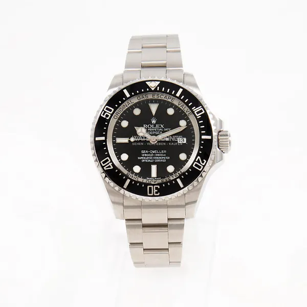 19030_watchlounge_lo.jpg