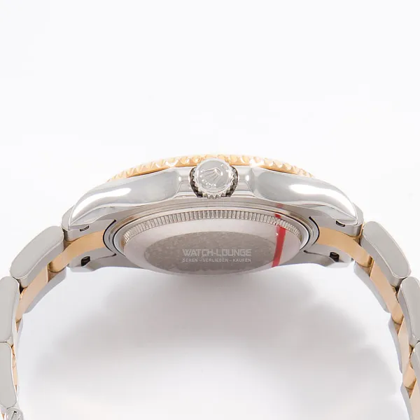 19050_watchlounge_lo.jpg