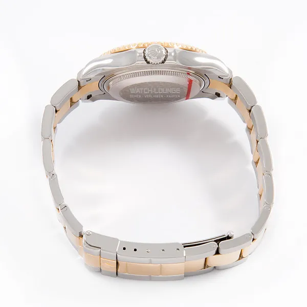 19052_watchlounge_lo.jpg