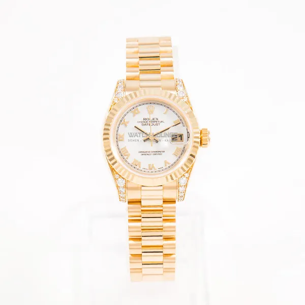19064_watchlounge_lo.jpg