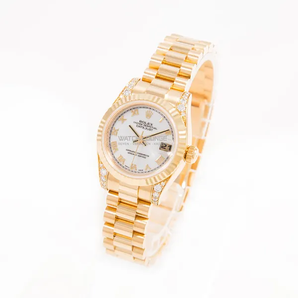 19066_watchlounge_lo.jpg