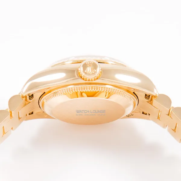 19067_watchlounge_lo.jpg