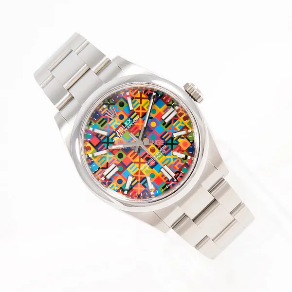 19108_watchlounge_lo.jpg