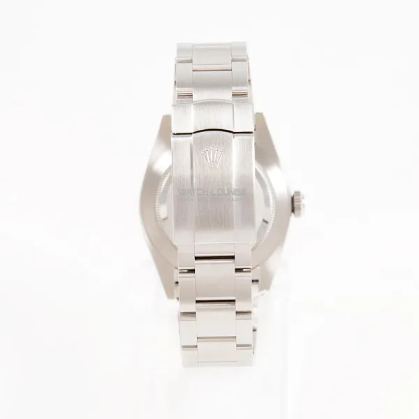 19115_watchlounge_lo.jpg