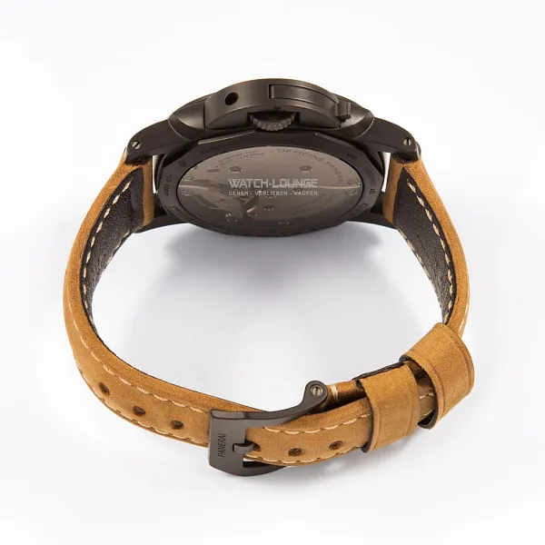 19128_watchlounge_lo.jpg